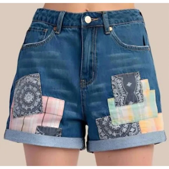 NWT Easel Patchwork Denim Shorts Women's Size Large - Picture 1 of 9